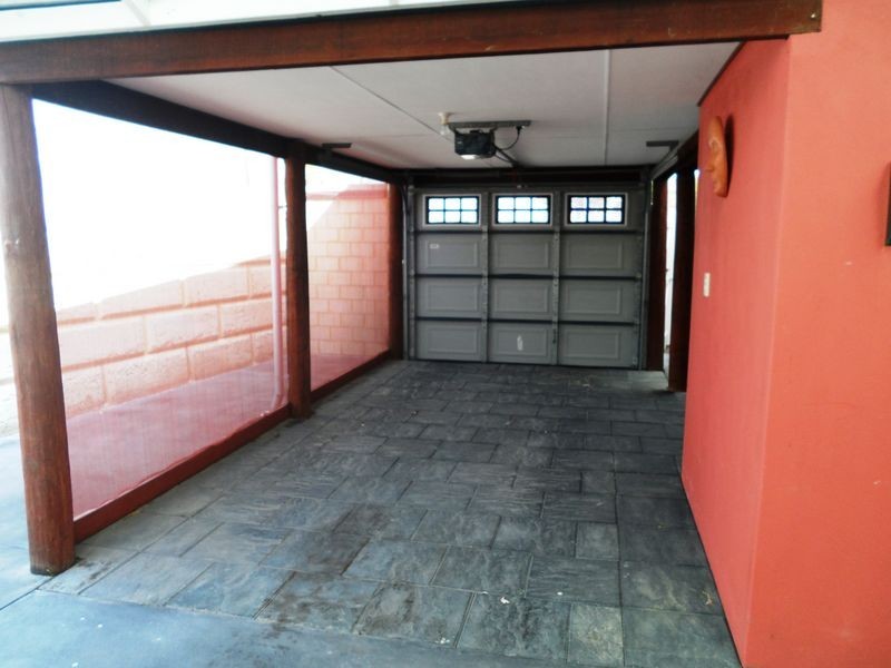 12 Augusta Grove, Yanchep WA 6035