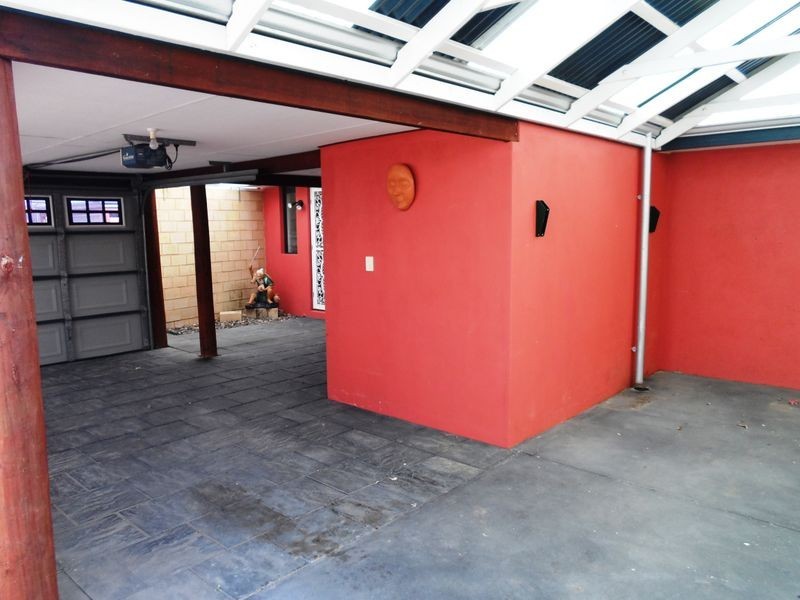 12 Augusta Grove, Yanchep WA 6035