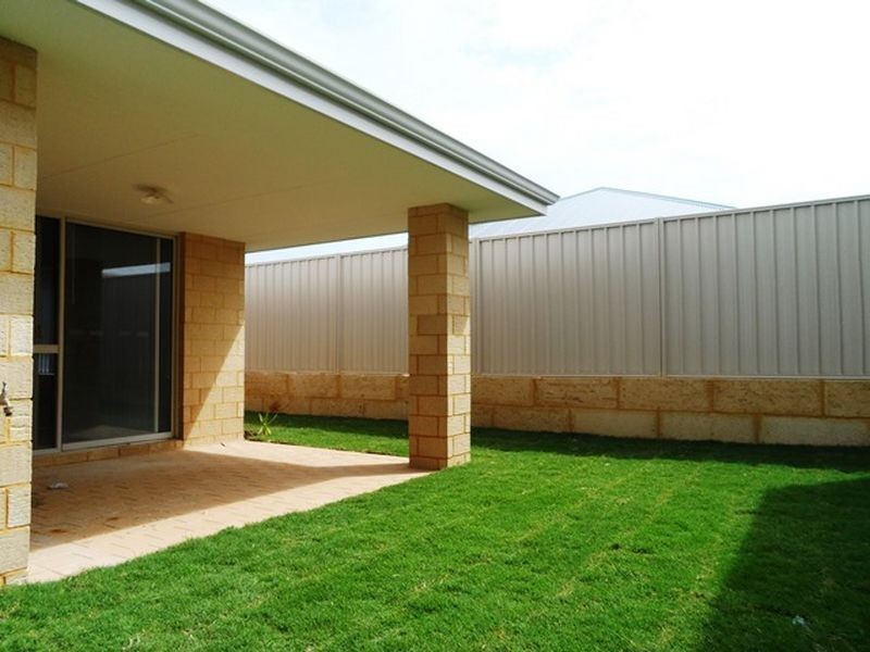 3 Trevally Avenue, Two Rocks WA 6037
