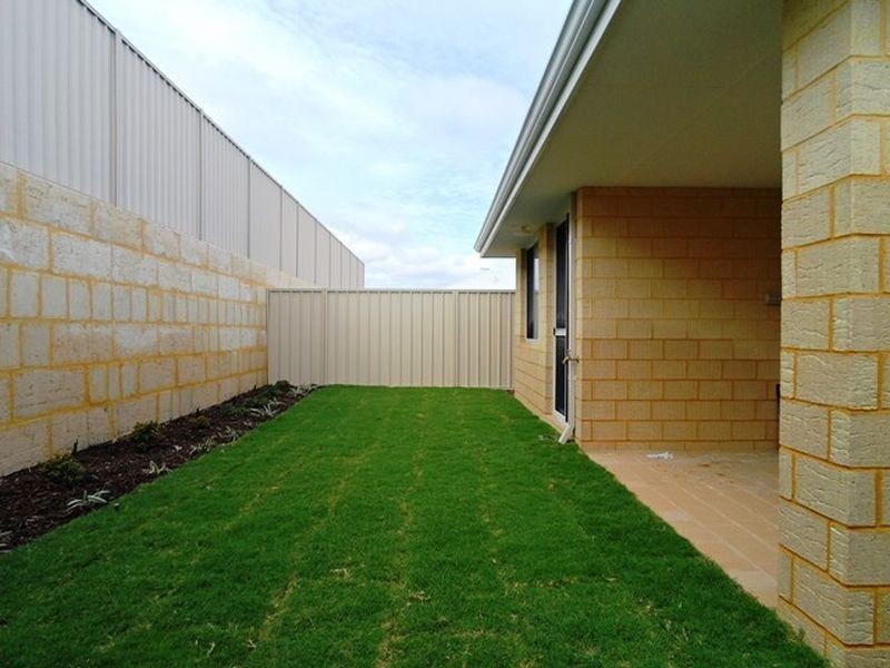 3 Trevally Avenue, Two Rocks WA 6037