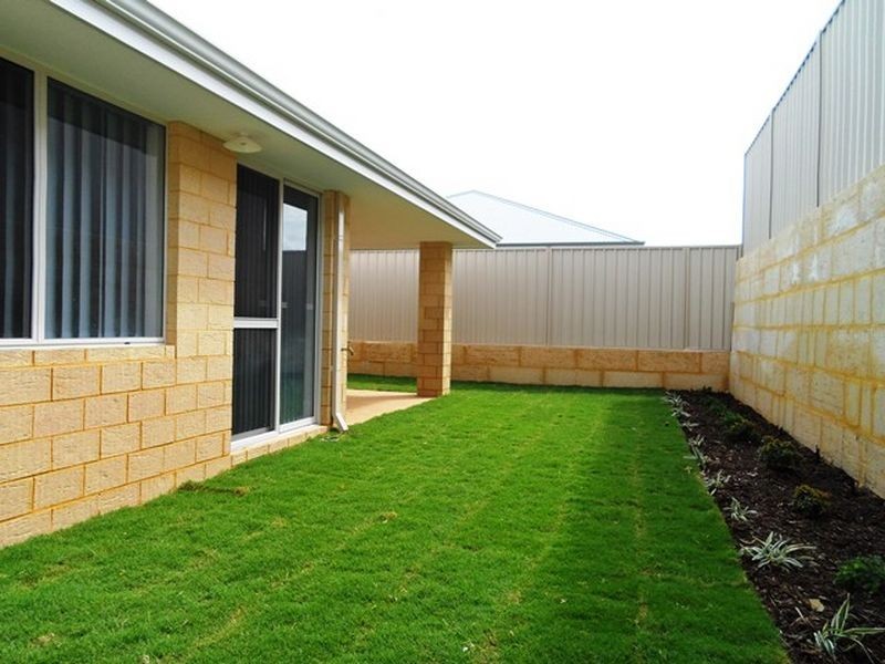 3 Trevally Avenue, Two Rocks WA 6037