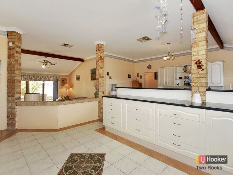 16 Tenggara Avenue, Two Rocks WA 6037