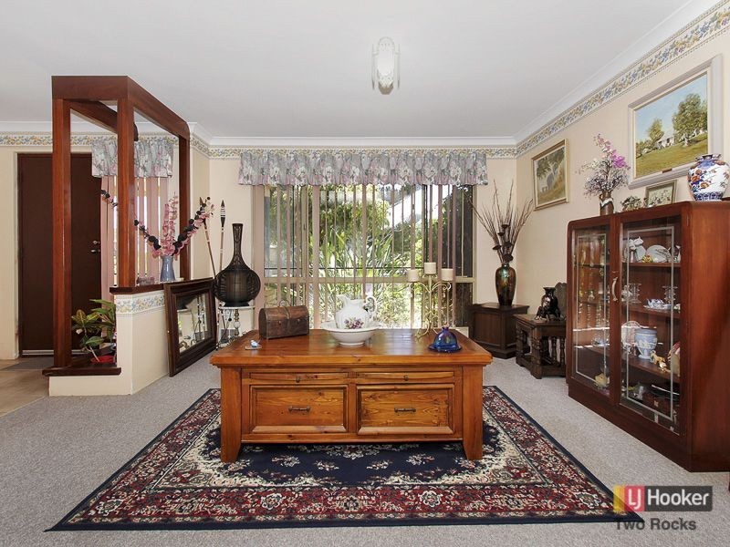 16 Tenggara Avenue, Two Rocks WA 6037