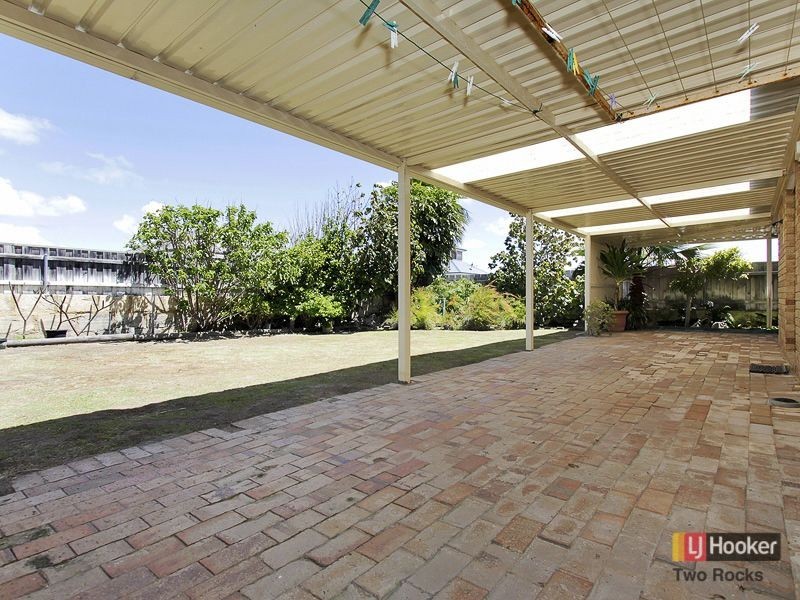 16 Tenggara Avenue, Two Rocks WA 6037