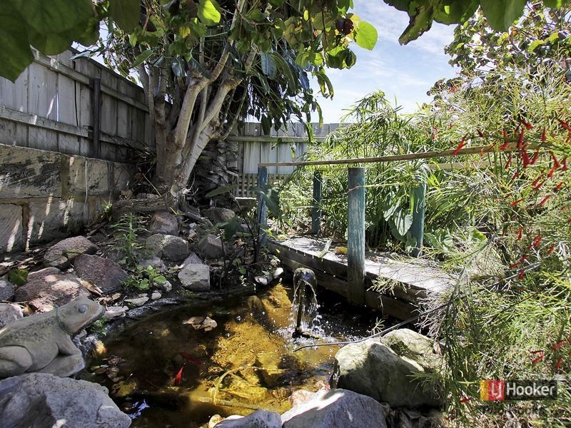 16 Tenggara Avenue, Two Rocks WA 6037