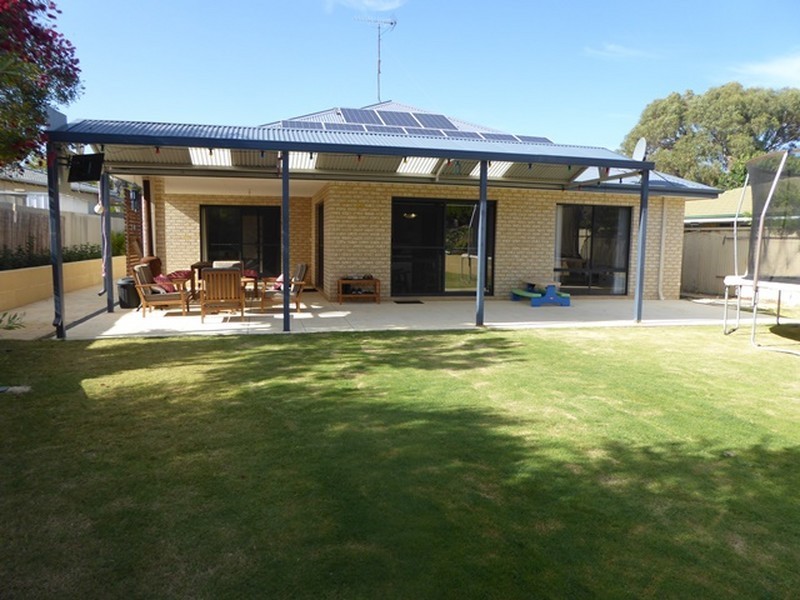 9 Genesta Place, Two Rocks WA 6037