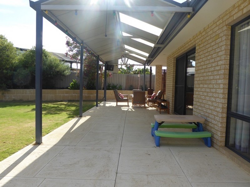 9 Genesta Place, Two Rocks WA 6037