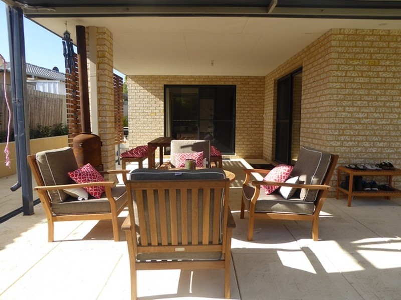 9 Genesta Place, Two Rocks WA 6037