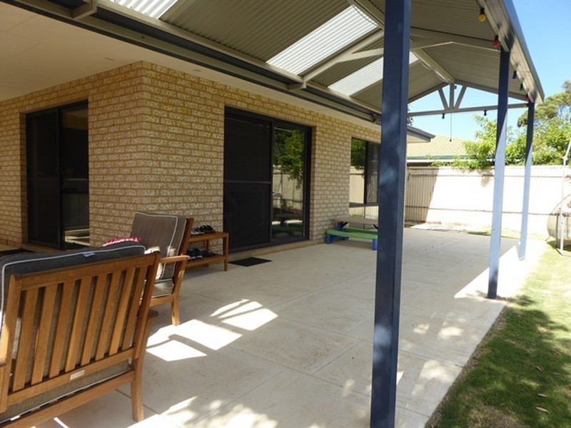 9 Genesta Place, Two Rocks WA 6037