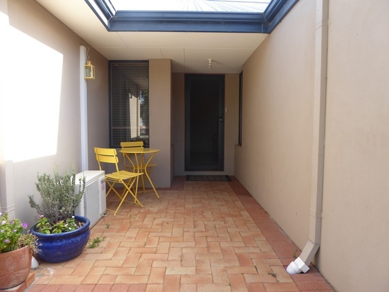 9 Genesta Place, Two Rocks WA 6037