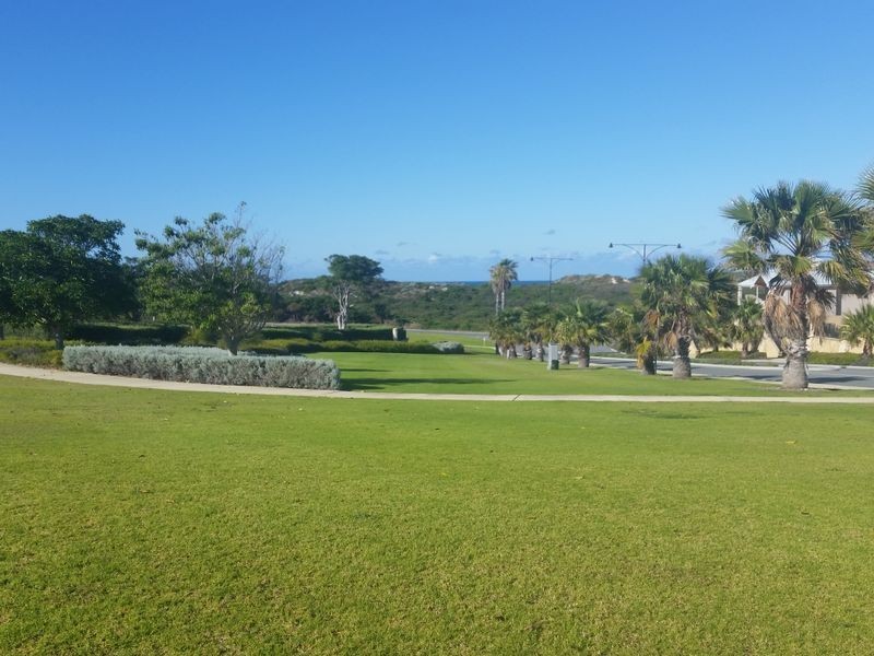 9 Mettams Link, Two Rocks WA 6037