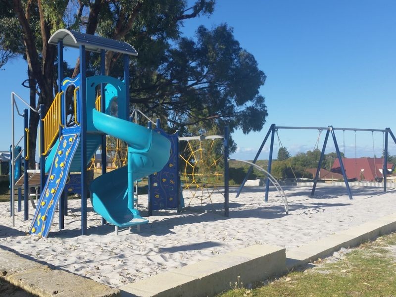 9 Mettams Link, Two Rocks WA 6037