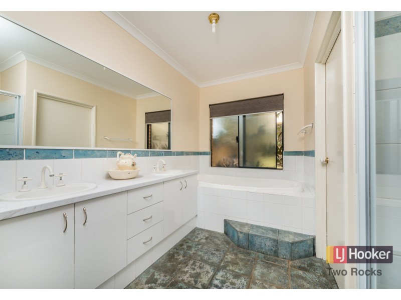 85 Harvest Circle, Two Rocks WA 6037