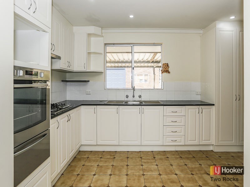 4 Newlyn Place, Yanchep WA 6035