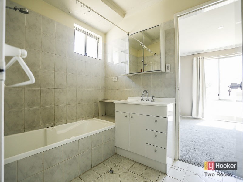 4 Newlyn Place, Yanchep WA 6035