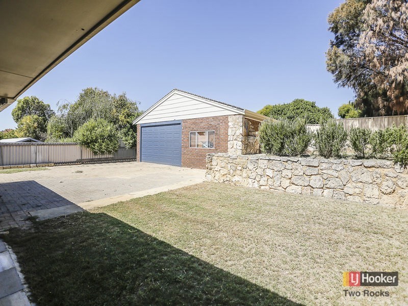 4 Newlyn Place, Yanchep WA 6035