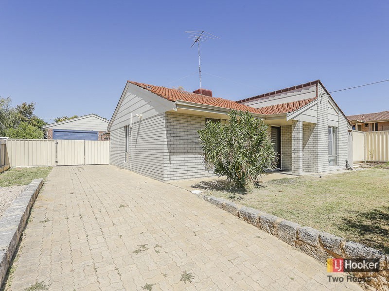 4 Newlyn Place, Yanchep WA 6035