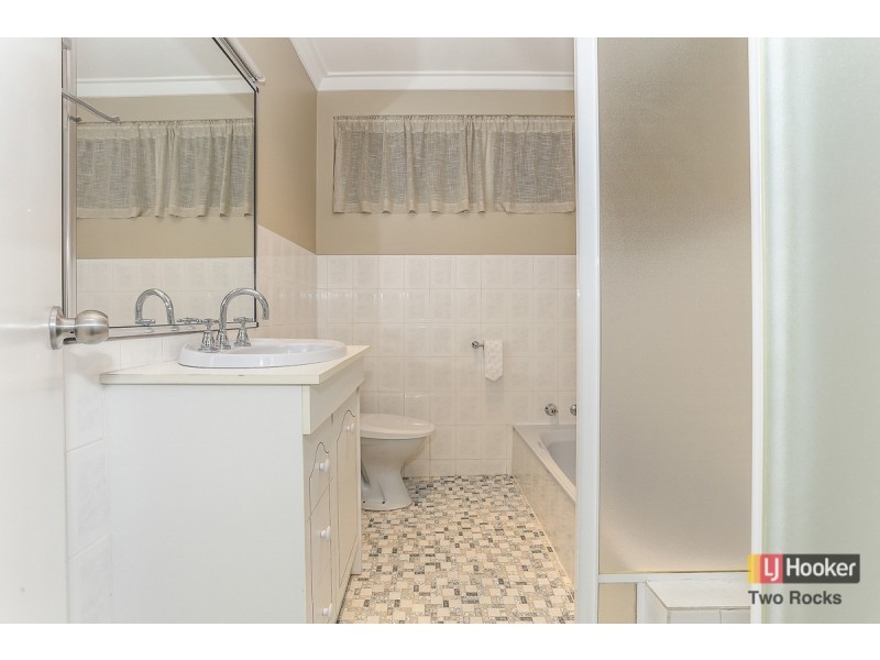 61 Whitfield Drive, Two Rocks WA 6037