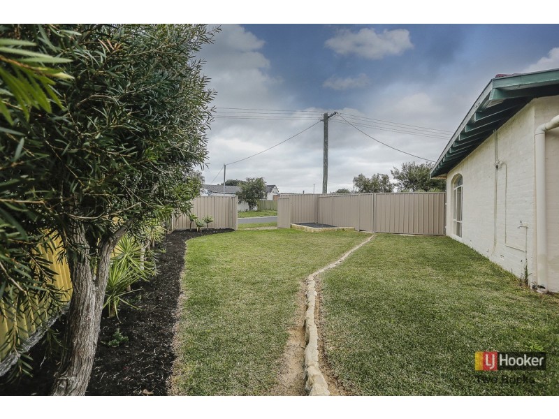 61 Whitfield Drive, Two Rocks WA 6037