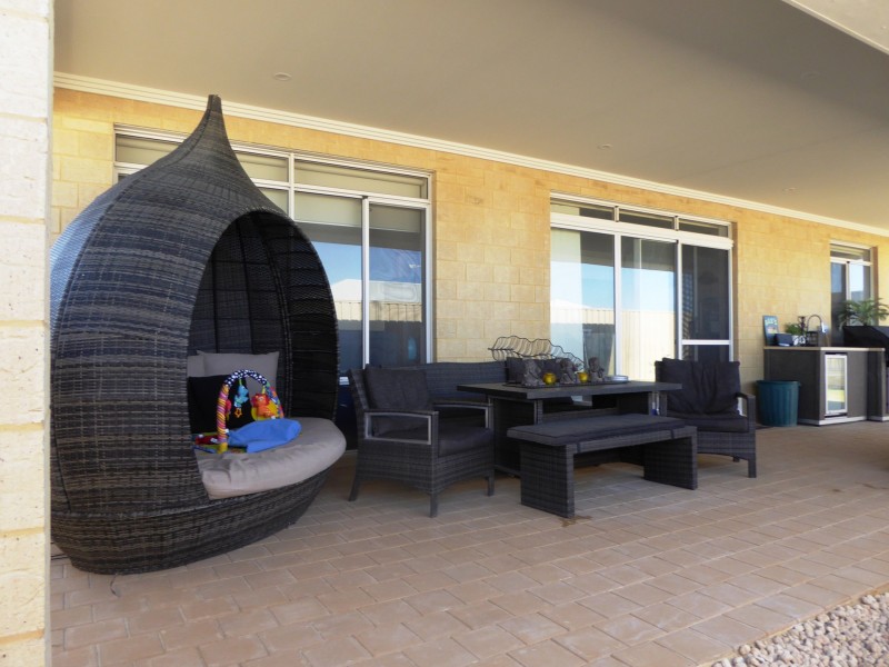 86 Blaxland Avenue, Two Rocks WA 6037