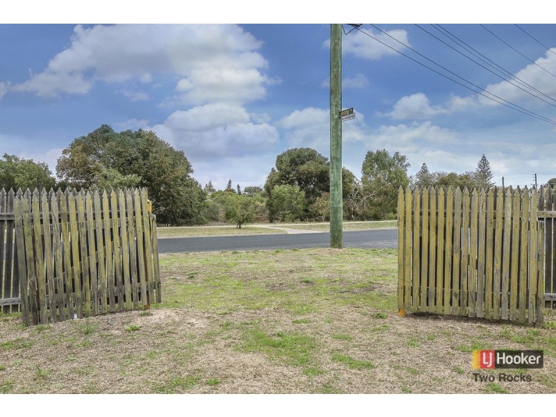 1 Brodia Place, Two Rocks WA 6037