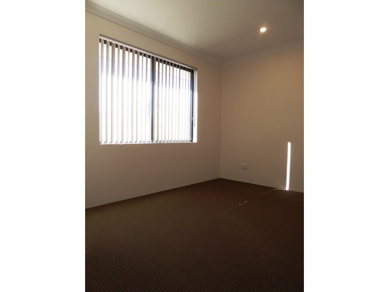 11 Thistle Way, Two Rocks WA 6037