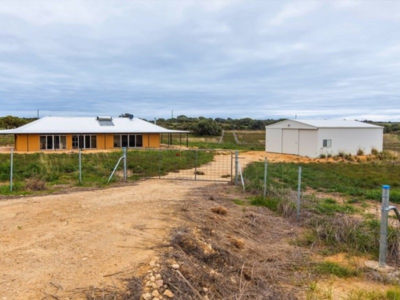 32 Sandal Wood Road, Gabbadah WA 6041