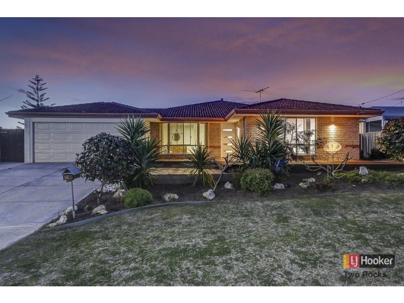 4 St Ives Drive, Yanchep WA 6035