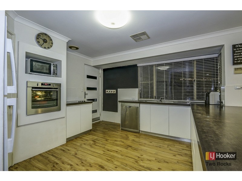 4 St Ives Drive, Yanchep WA 6035