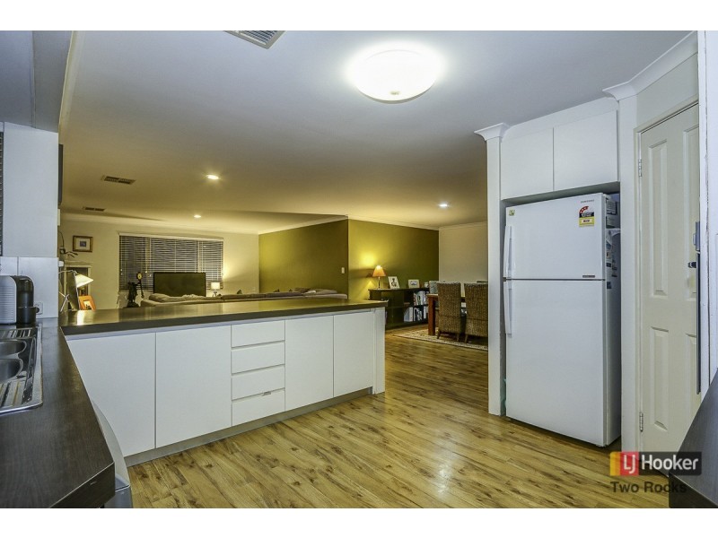 4 St Ives Drive, Yanchep WA 6035