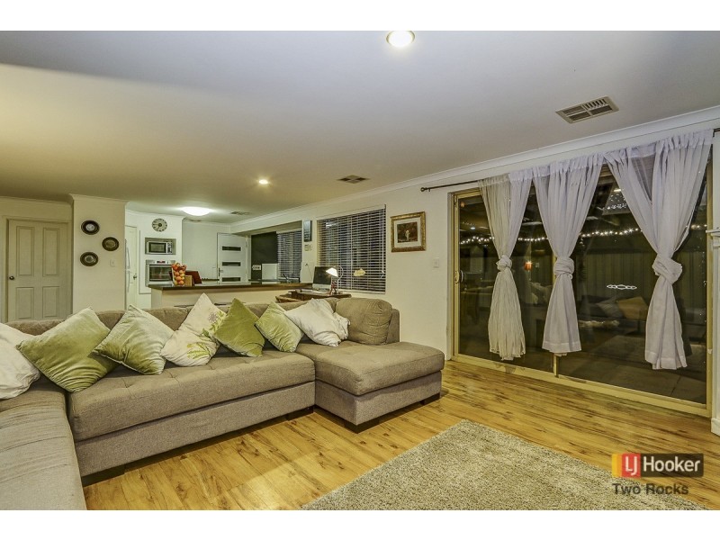 4 St Ives Drive, Yanchep WA 6035