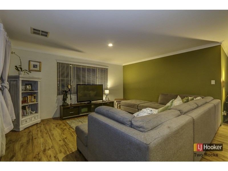 4 St Ives Drive, Yanchep WA 6035