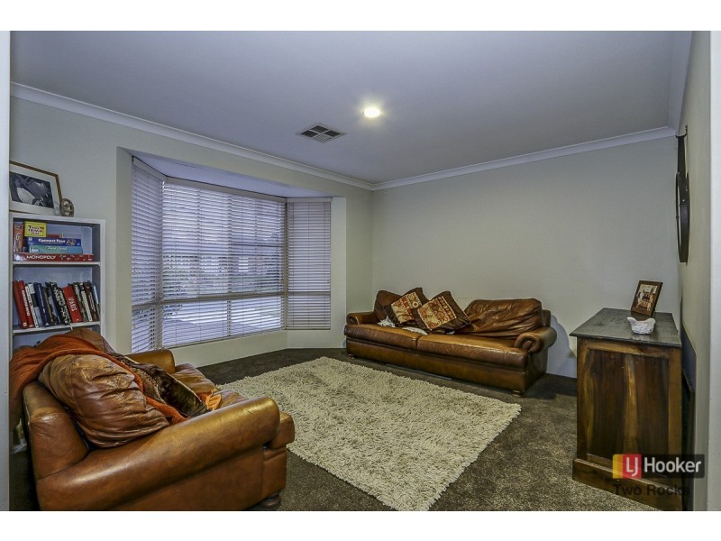 4 St Ives Drive, Yanchep WA 6035