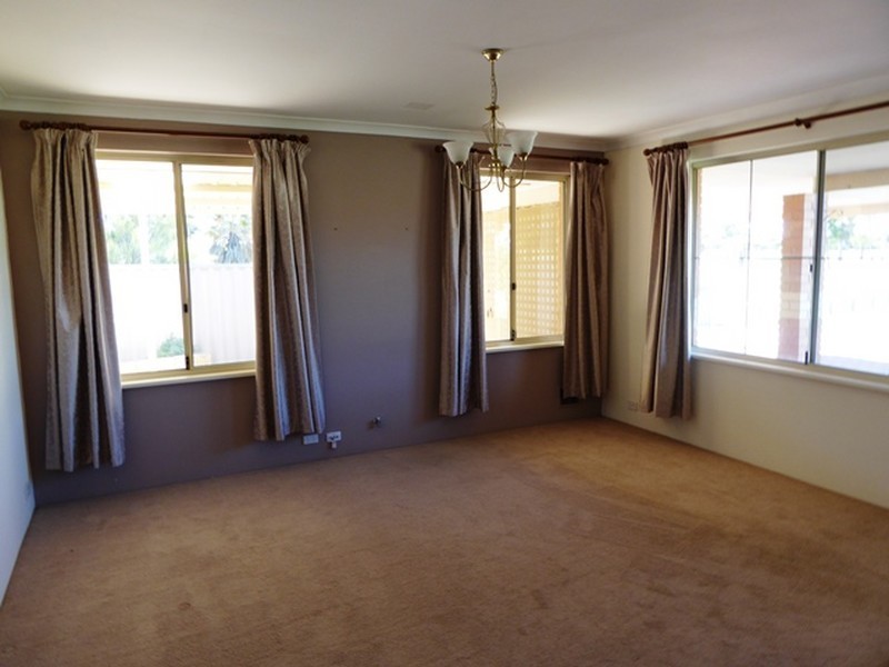 17 Shamrock Court, Two Rocks WA 6037