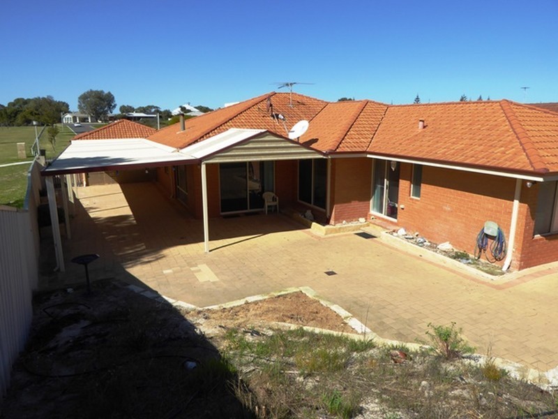 17 Shamrock Court, Two Rocks WA 6037