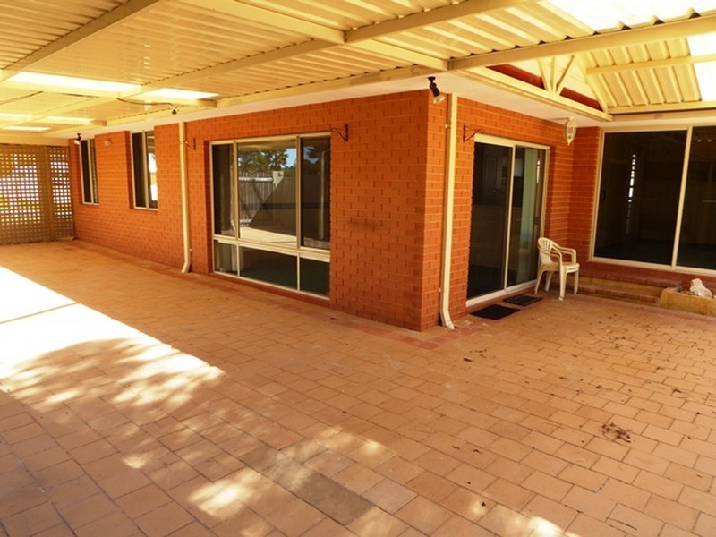 17 Shamrock Court, Two Rocks WA 6037