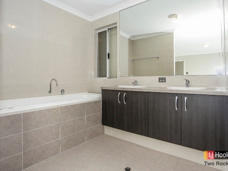 214 Beachside Parade, Yanchep WA 6035