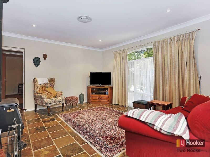 2 Leichhardt Drive, Two Rocks WA 6037