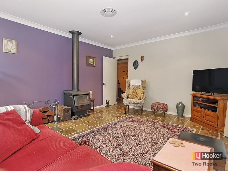 2 Leichhardt Drive, Two Rocks WA 6037