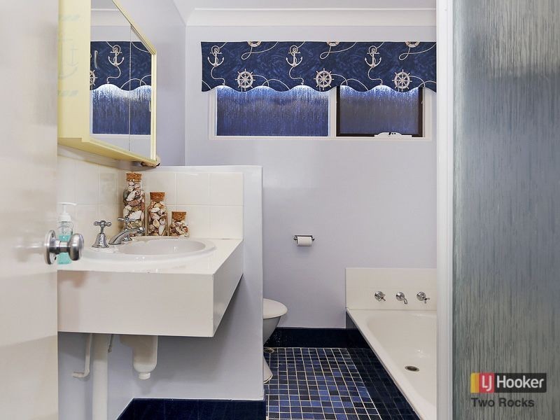 2 Leichhardt Drive, Two Rocks WA 6037