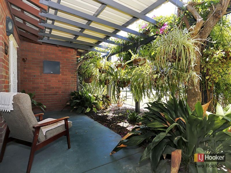 2 Leichhardt Drive, Two Rocks WA 6037