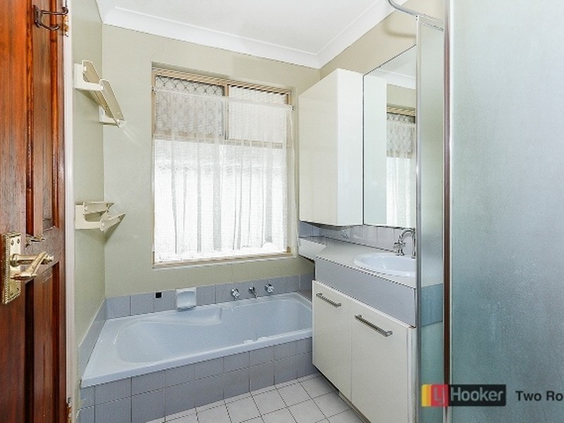 10 Whitfield Drive, Two Rocks WA 6037