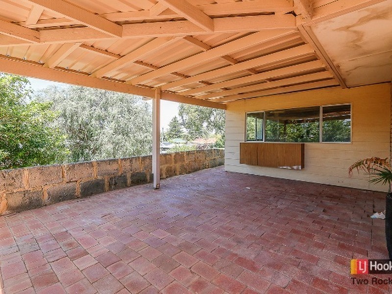 10 Whitfield Drive, Two Rocks WA 6037