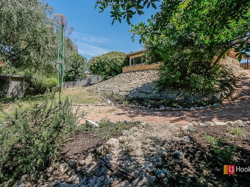 10 Whitfield Drive, Two Rocks WA 6037