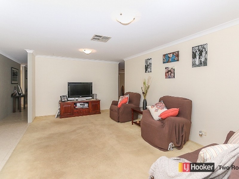 5 Valkyrie Place, Two Rocks WA 6037