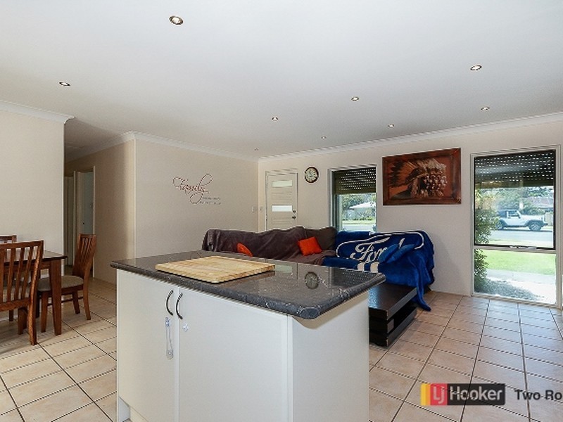 7 Blaxland Avenue, Two Rocks WA 6037