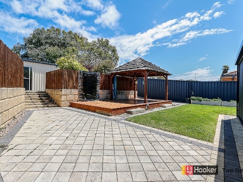 7 Blaxland Avenue, Two Rocks WA 6037