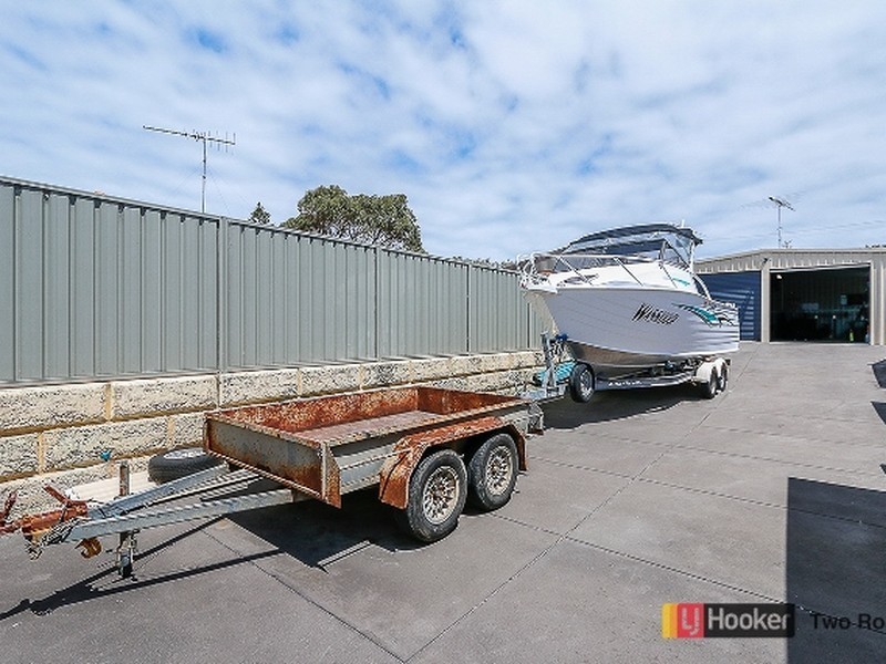 7 Blaxland Avenue, Two Rocks WA 6037