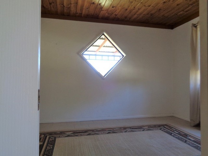 77 Birdwood Drive, Woodridge WA 6041