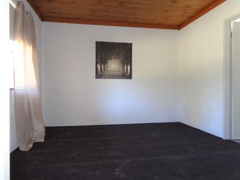 77 Birdwood Drive, Woodridge WA 6041